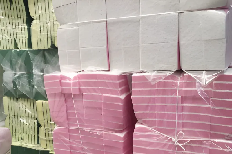 Παλέτες με προϊόντα